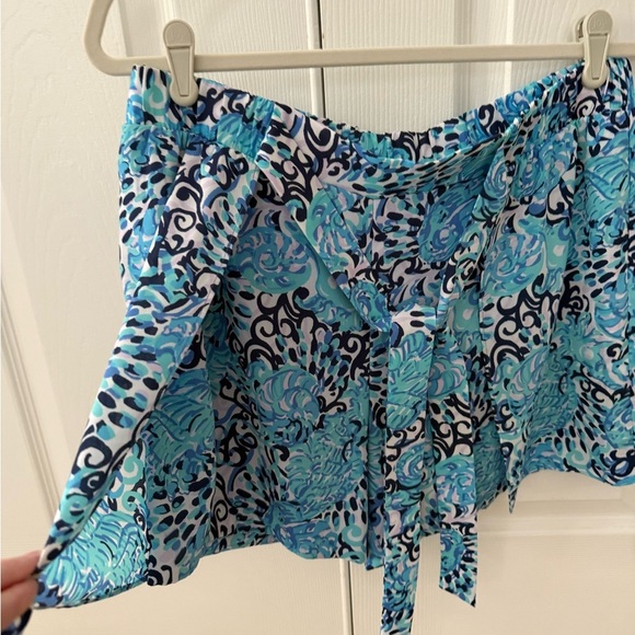 Lilly Pulitzer Blue Sarong Shorts with Floral Print - Picture 2 of 4